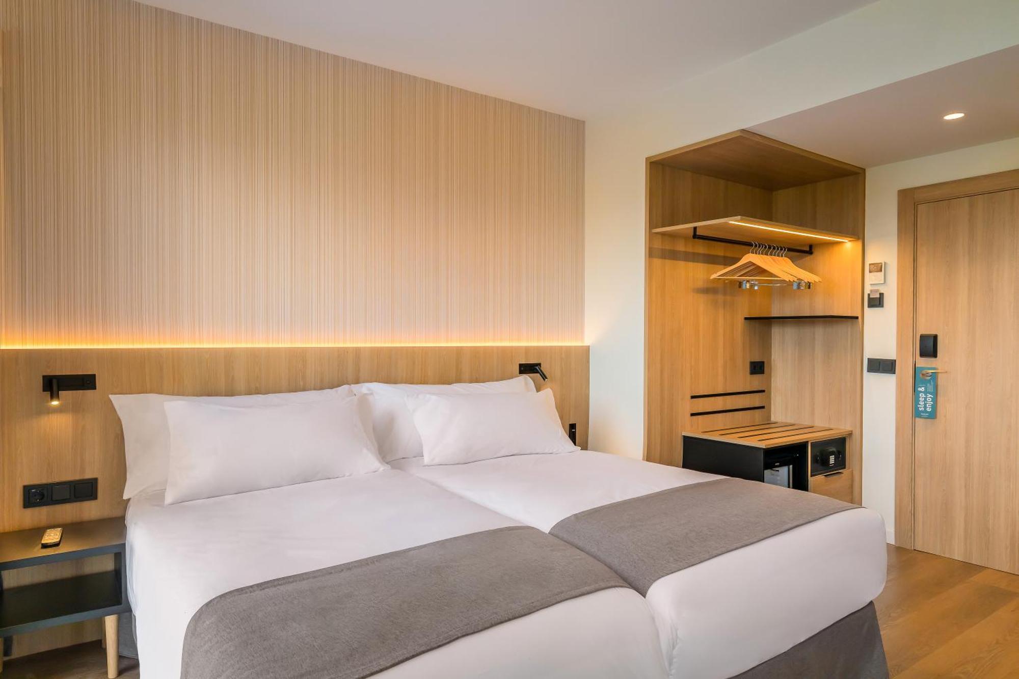 Occidental Pamplona Hotel Екстериор снимка