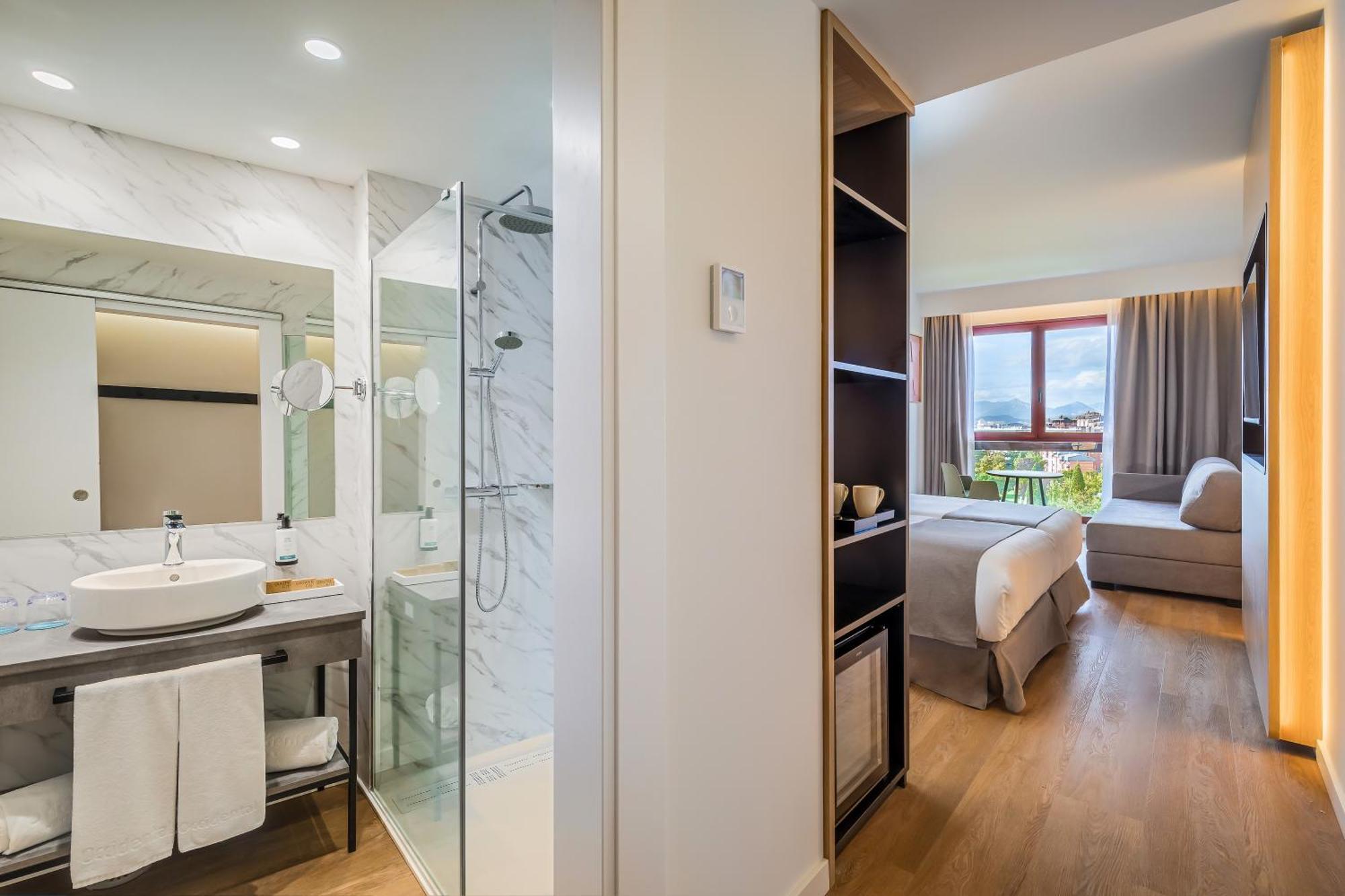 Occidental Pamplona Hotel Екстериор снимка