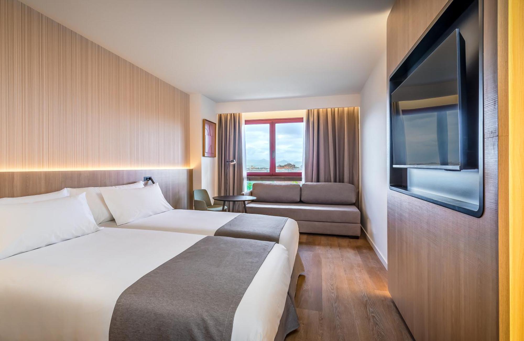 Occidental Pamplona Hotel Екстериор снимка