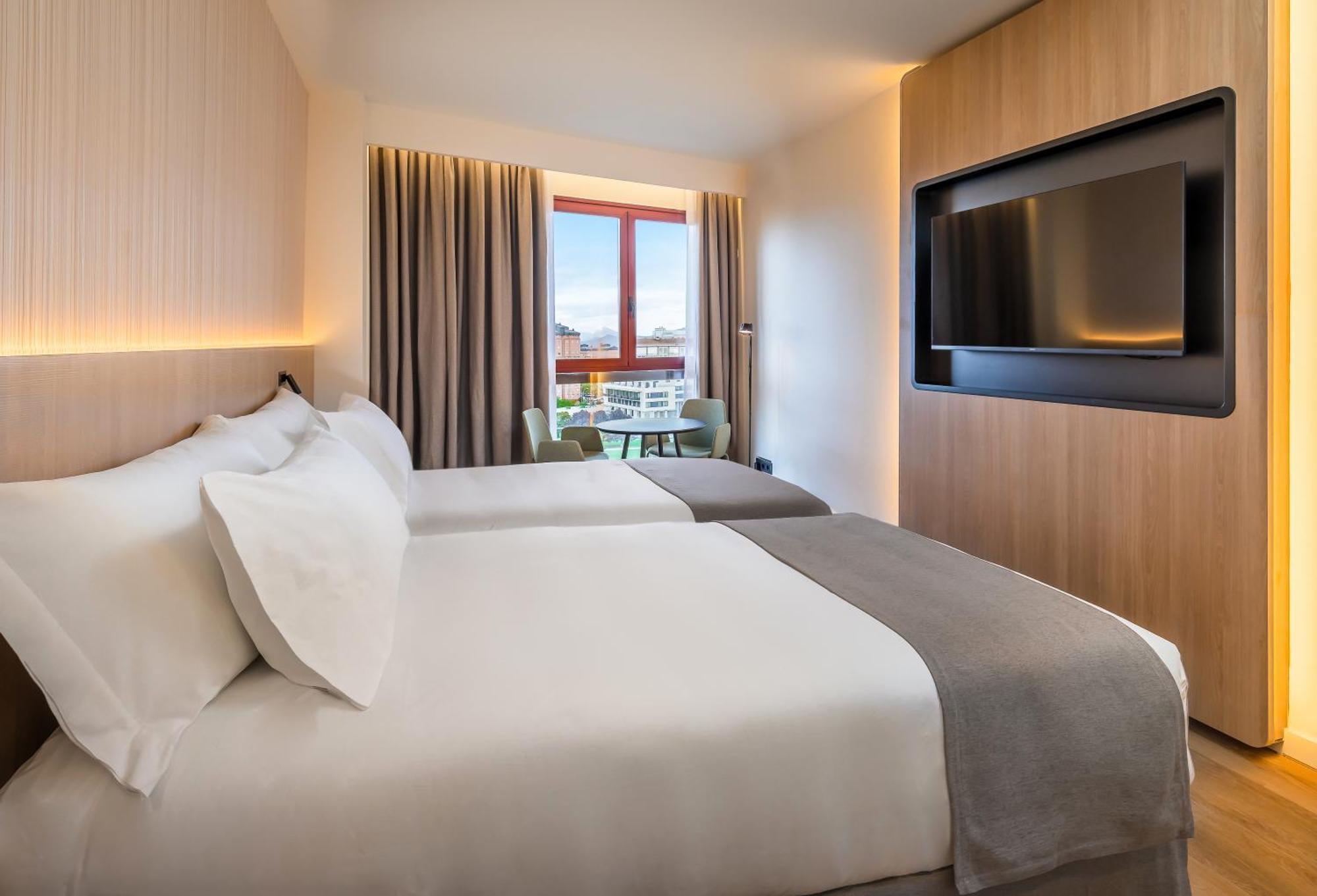 Occidental Pamplona Hotel Екстериор снимка