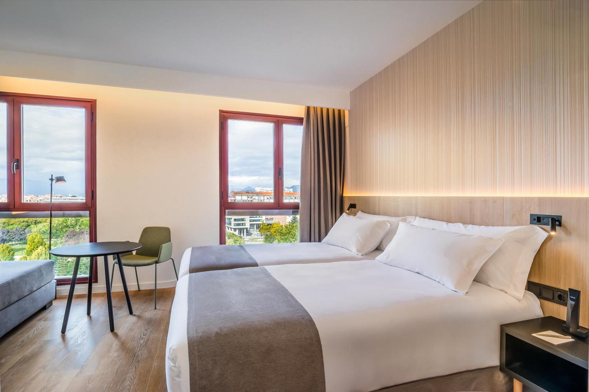 Occidental Pamplona Hotel Екстериор снимка