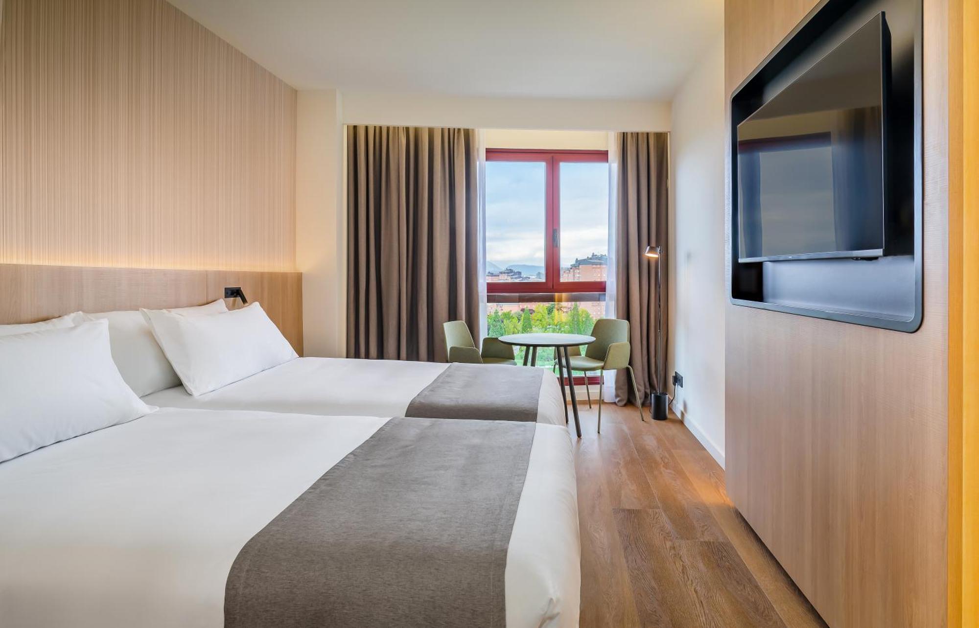 Occidental Pamplona Hotel Екстериор снимка