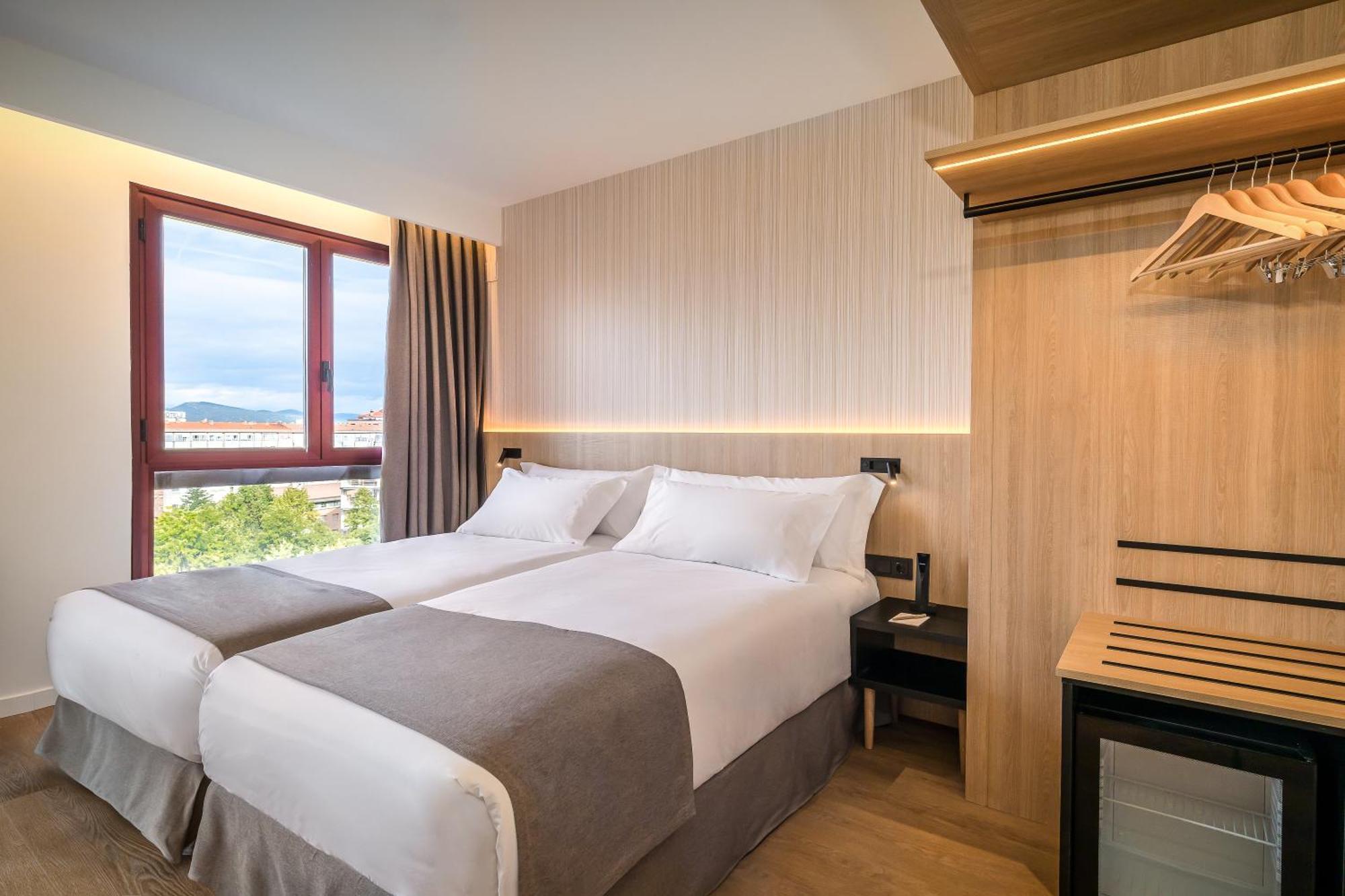 Occidental Pamplona Hotel Екстериор снимка