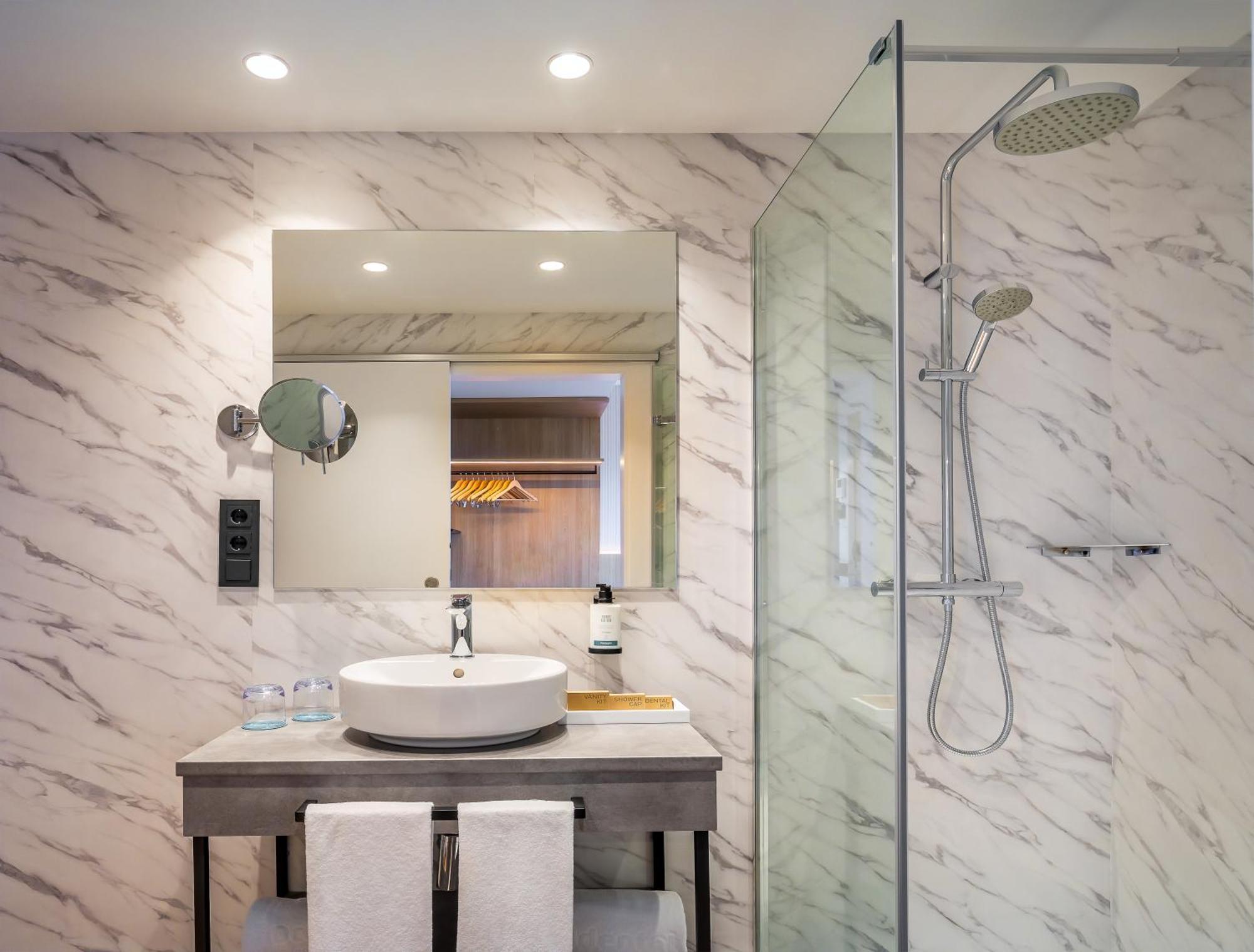 Occidental Pamplona Hotel Екстериор снимка