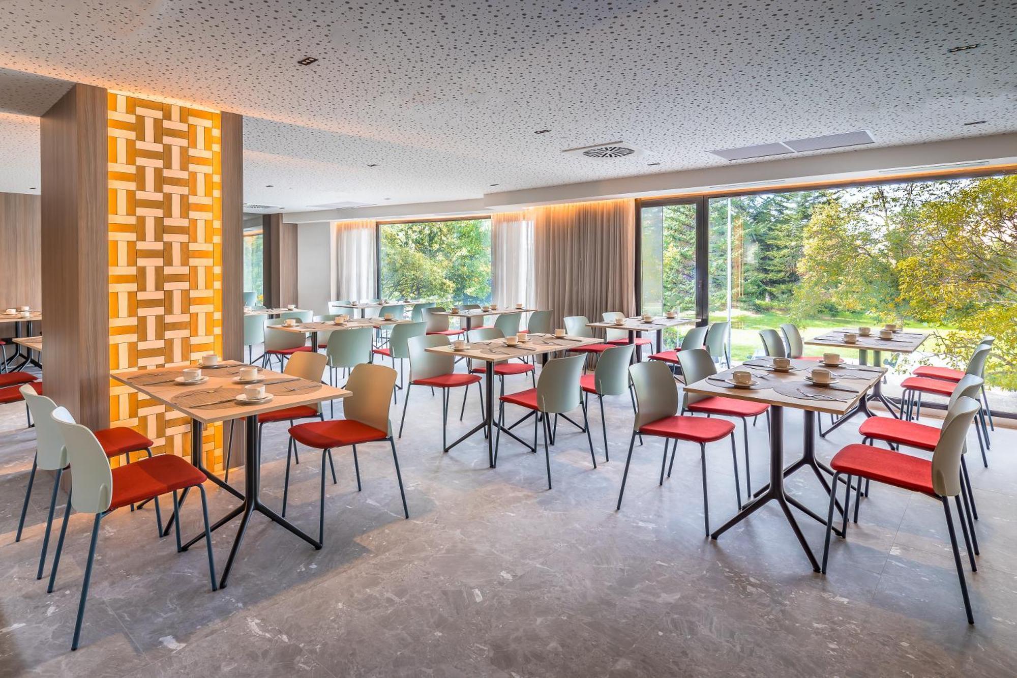 Occidental Pamplona Hotel Екстериор снимка