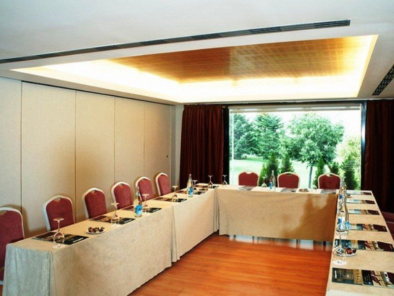 Occidental Pamplona Hotel Екстериор снимка