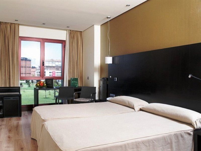 Occidental Pamplona Hotel Екстериор снимка
