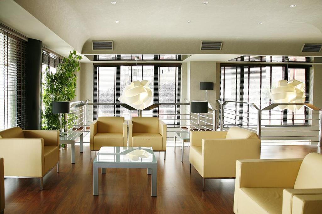 Occidental Pamplona Hotel Екстериор снимка